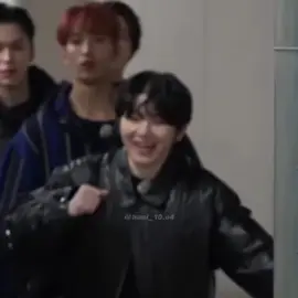 my cutiiii men#svtcarat #seventeen세븐틴 #leejihoonsvt #wooziseventeen #woozi 