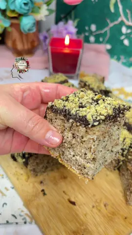 Prajitura de post cu glazură de cacao. Reteta: 2 cani lapte de cocos 1 cană și jumătate de zahăr esență de vanilie 2 cani și jumătate de făină 1 lingura de amidon 1 lingura praf de copt 100gr nuca măcinată putina sare Glazura 10 linguri de zahăr 10 linguri de cacao 12 linguri de apă esența preferata  nucă #prajituridepost #retete 