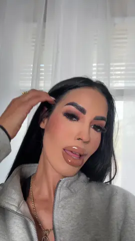 #makeup #makeuptransition #kimkmakeup #glam #grwm 