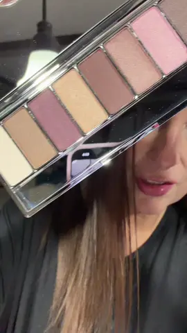 If you want effortless neutrals that actually show up and blend smooth, the Clinique All About Shadow is the palette you’ll reach for daily. #TikTokShopBlackFriday #Clinique #CliniqueGrandOpening #CliniqueAllAboutShadow #makeupover40