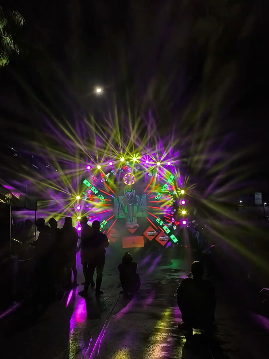 asli mwurup poll cahhh🤩#fypシ゚ #soundkarnaval #fypシ゚viral #pesonagondanglegi #karnavalsoundsystem @lki.production @starlighting_kediri @nandanafisrmx @