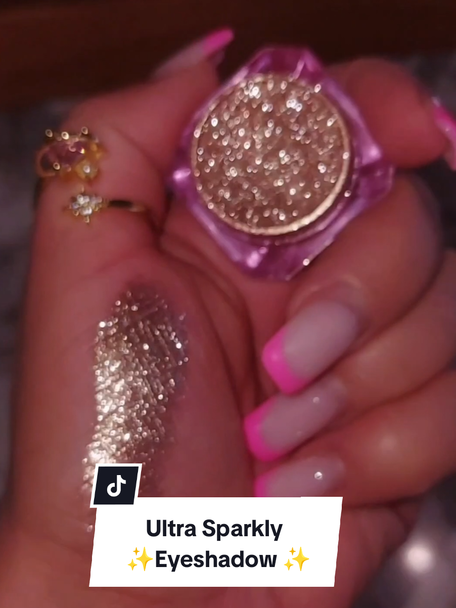 First person to guess the name of this eyeshadow will win one ✨️💖🌙🌈💗⭐️ . . . #glitter #glittereyeshadow #eyeshadow #shimmer #sparkleseason 