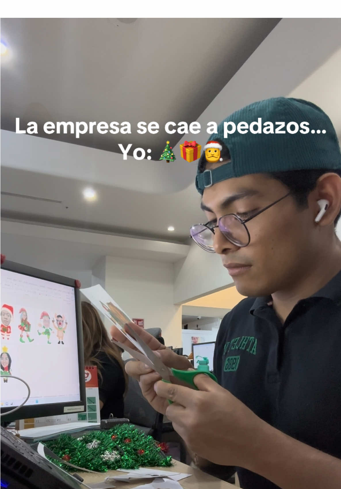 Christmas is coming.🎄| #christmas #office #tiktok #humor #fyp 