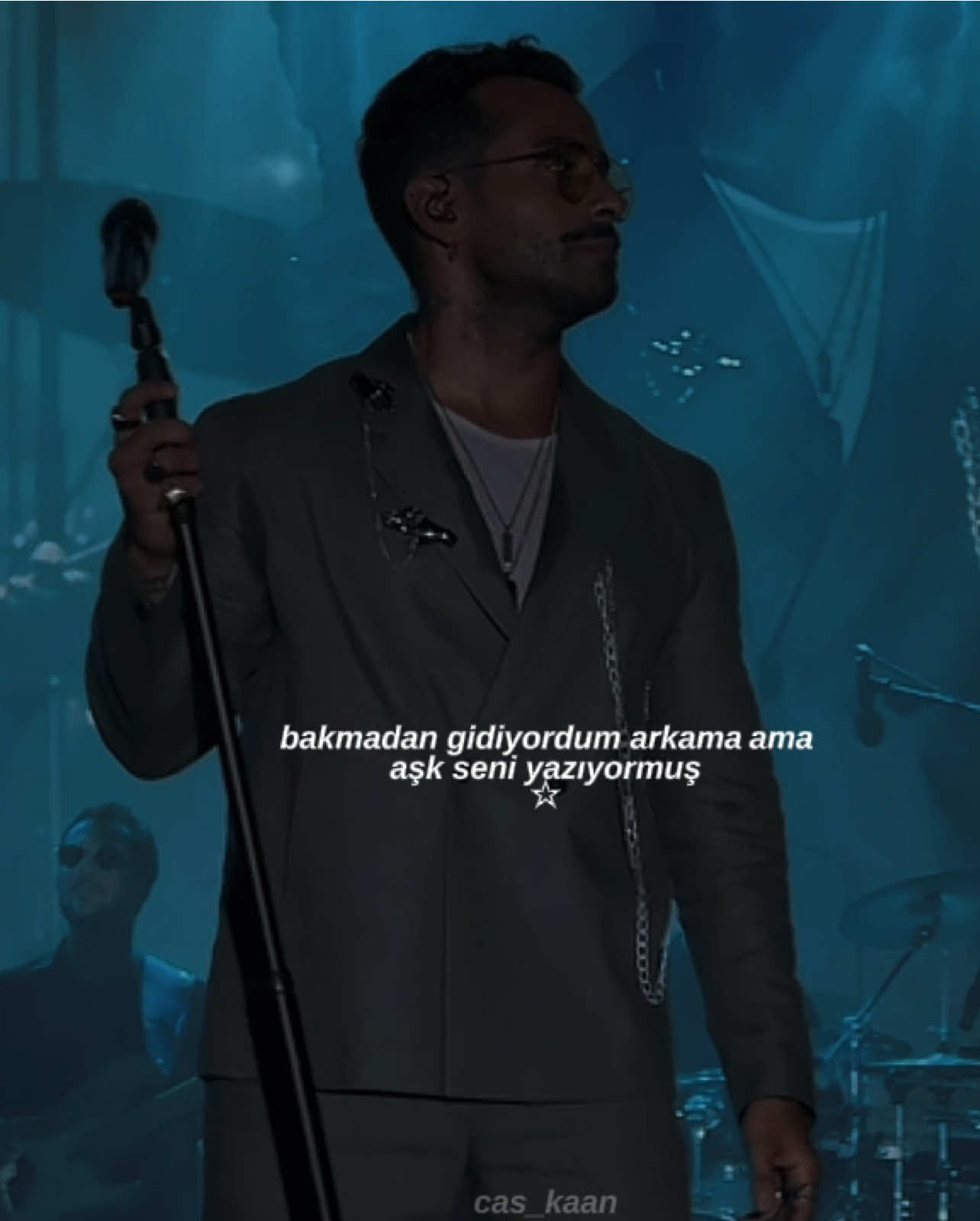 hep seni çiziyormuş sayfalarca #gökhantürkmen #aşk 