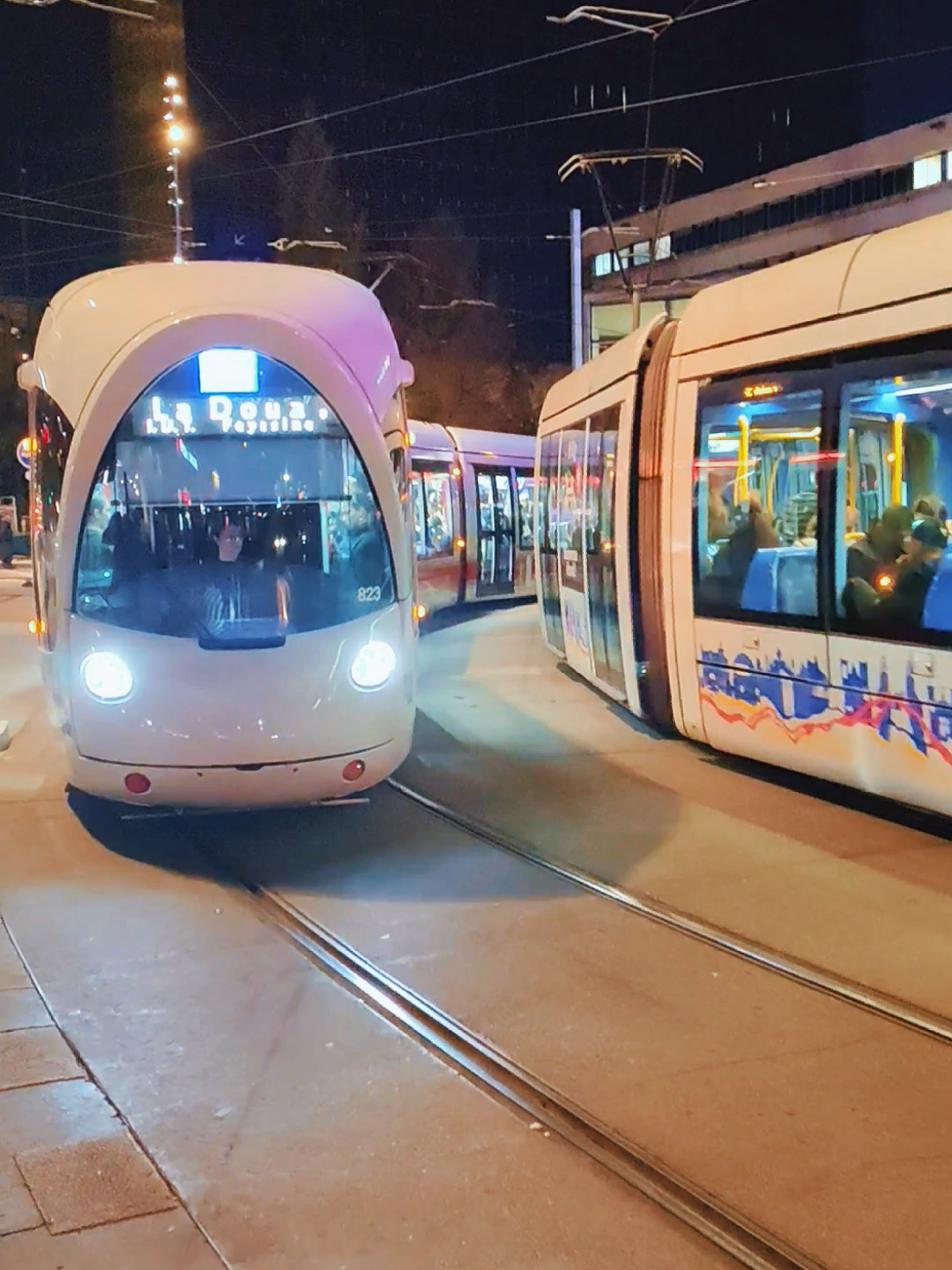 tramway lyonnais  une petite balade à travers le Lyon moderne  #lyonnais #traveltheworld  #tourisme #travel  #TCL 
