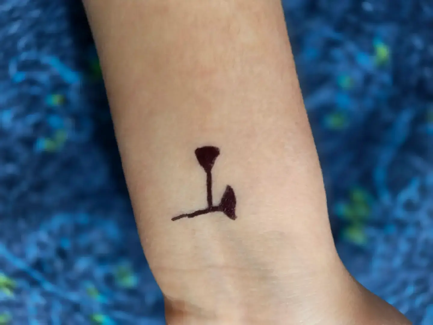 طلسم كاتبك بيدي افتهم معناك🗿💔