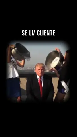 DESCONTO É ATALHO PARA QUEM NÃO SABE VENDER VALOR. Se o cliente te pede desconto e você dá, comunica algo sem perceber: que não confia no valor do que vende. E, muitas vezes, isso faz você perder a venda e, pior, perder credibilidade. Na maioria dos casos, não é que o cliente não possa pagar. Ele só quer ver se você cai no teste da negociação. Defender o preço é defender o valor. Se pedirem desconto, reafirme o que a sua entrega tem de único. Mostre que você não trabalha com desconto justamente para manter a qualidade no máximo. Se insistirem, ofereça um benefício adicional, algo que complemente a compra e gere valor real. E, se no final o desconto não te afetar, você até pode conceder… Mas apenas para uma decisão de compra imediata. Nada de deixar o cliente “pensar e voltar depois”. Venda valor, para o seu cliente não pedir desconto! Gostou? Então deixe seu comentário, curta e compartilhe com aquele amigo que precisa ouvir isso hoje! #vendas  #tecnicadevendas  #academiacaveiradevendas  #pedrofalci 