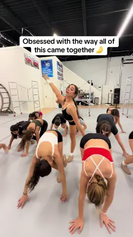 This was so different for me and fun to explore #choreographer #dancechoreography #dancechoreographer #choreography #danceclass 