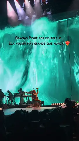 Revivo este concierto y me vuelve el alma al cuerpo❤️‍🔥 qué mujer, qué arte!!🫶🥰🧡 @Shakira  • • #shakira #lasmujeresyanolloran #fyp #shakiraquito 