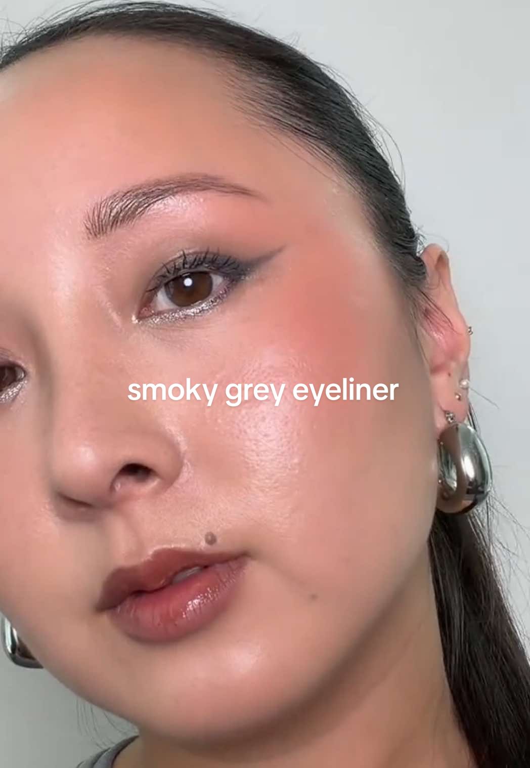 Cool grey tones with all @urban decay 24/7 eye liner pencils 🩶 order of shades: Mushroom  Smoke Cuff Uzi  Cool Coyote  #cooltonedmakeup #smokeyeye #eyelinertutorial #easymakeup 
