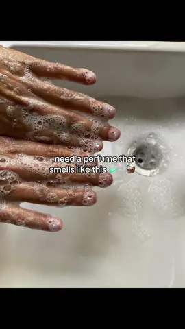 help a girl out!! #bodycare #perfume #showerroutine #cleangirl #bathandbodyworks 