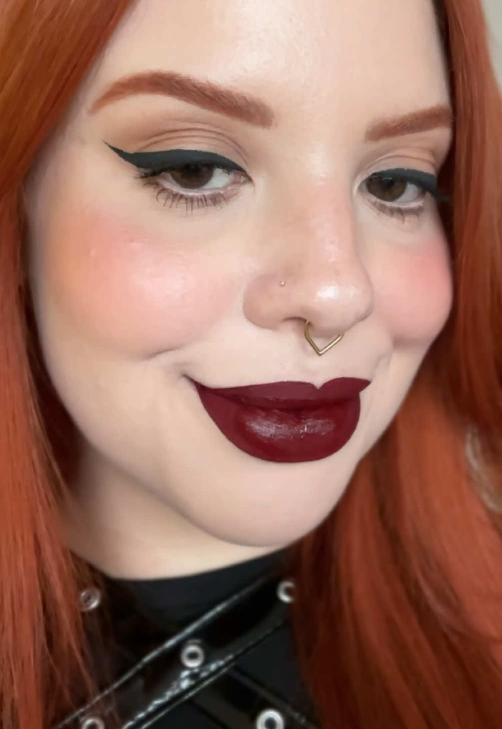 CREAMY MATTE MARI MARIA COR - MARIA ISABEL  Um batom fabuloso merece uma música magnífica! ✨  #marimaria #mariaisabel #creamymatte #marimariamakeup 