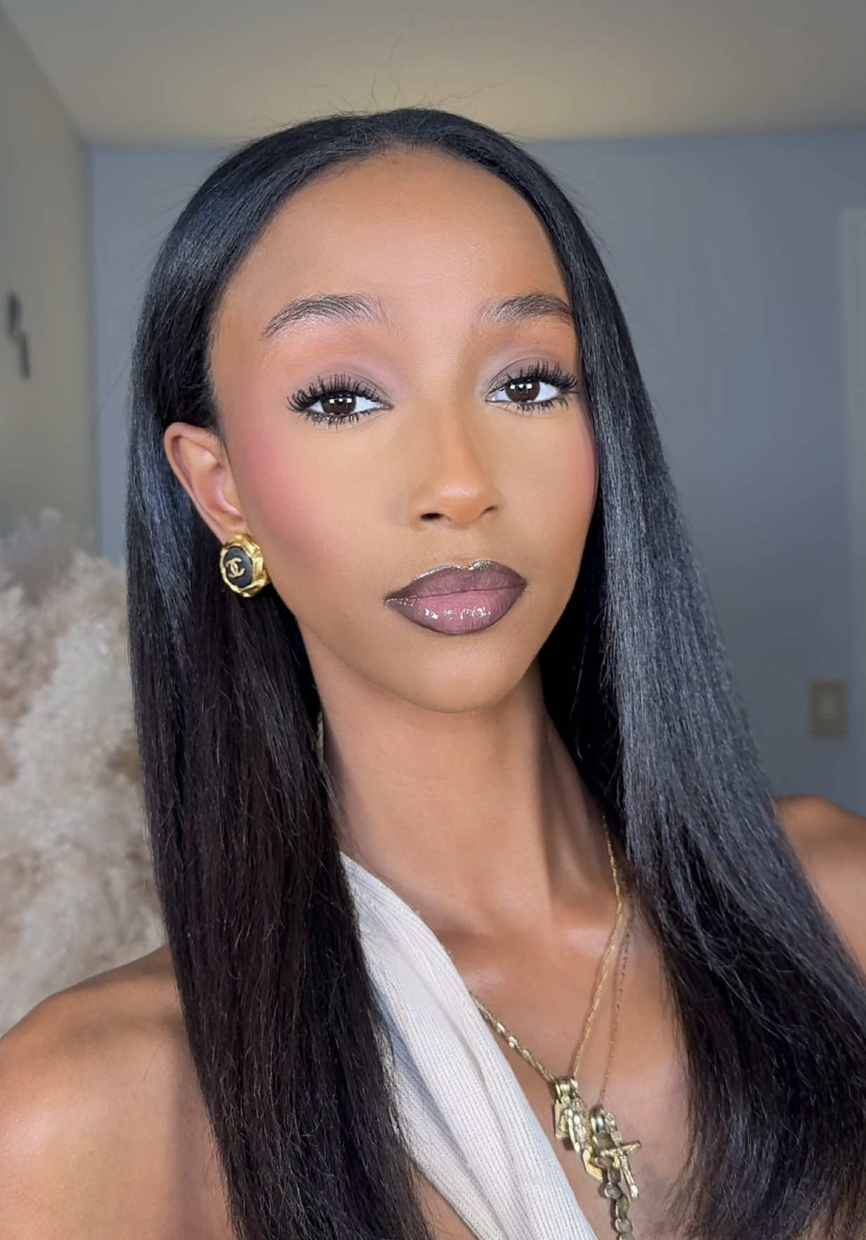 got this straightener off TikTok shop 🧖🏽‍♀️🫶🏽 favs used @AliExpress @Revlon Professional @wavytalkofficial @Kérastase @ORS Hair Care  #grwm #hairtutorial #hairmaintenance #silkpress #naturalhair 