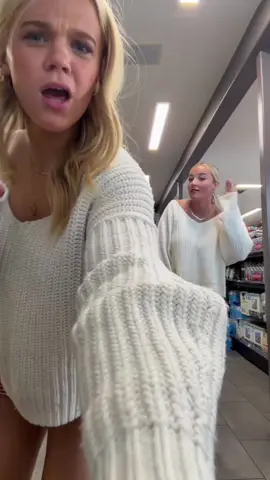 #tiktokgirls #blondegirl #teengirls #legal #18 