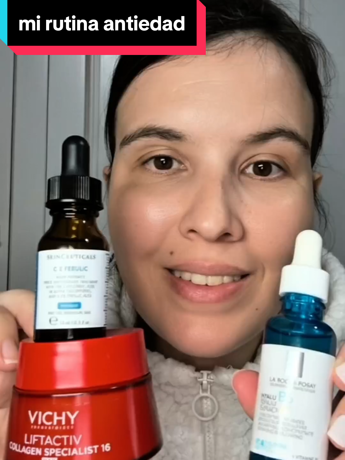 #publicidad Últimamente notaba mi piel más apagada, menos firme, y con líneas de expresión que antes no estaban... 💔 Con el ritmo de vida y la polución, es normal que la piel pierda colágeno y luminosidad. Por eso he incorporado esta Rutina Signos de la Edad de L'Oréal Dermatological Beauty, ¡y es un must! ✨ Os enseño mis 3 pasos: 🍊 Sérum CE Ferulic de @skinceuticals: ¡Mi paso 1 de la mañana! Es 15% de Vitamina C pura. Me protege de la polución y me da una luminosidad inmediata increíble. Además, ¡corrige 8 signos de la edad! 💧 Sérum Hyalu B5 de @larocheposay: El paso 2 para hidratar y rellenar. Su textura es una pasada. Con Ácido Hialurónico y Vitamina B5, siento la piel al instante más elástica, como si bebiera agua. . 💪 Crema Liftactiv Collagen de @vichylaboratoires: El paso 3 para sellar todo y trabajar la firmeza. Este cremigel es súper agradable y ayuda a potenciar el colágeno de la piel. Mi piel se siente mucho más hidratada, luminosa y firme. ¡De verdad que esta rutina me ha ayudado a recuperar esa sensación de piel sana! ¿Qué signo de la edad te preocupa más a ti? ¿Ya has probado alguno de estos productos? ¡Te leo! @Vichy Laboratoires @SkinCeuticals  @La Roche-Posay  #ysntedadxlorealistar #YourSkinNeedThis #lorealistarspain #publi
