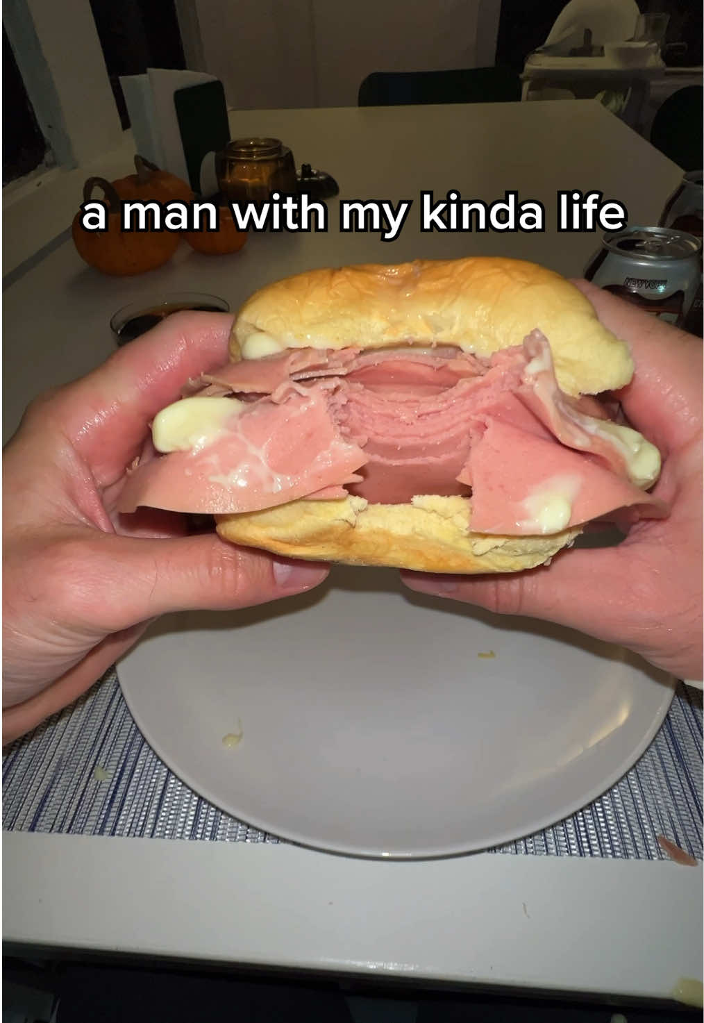 now i lay me down 2 eep 😌🕯️