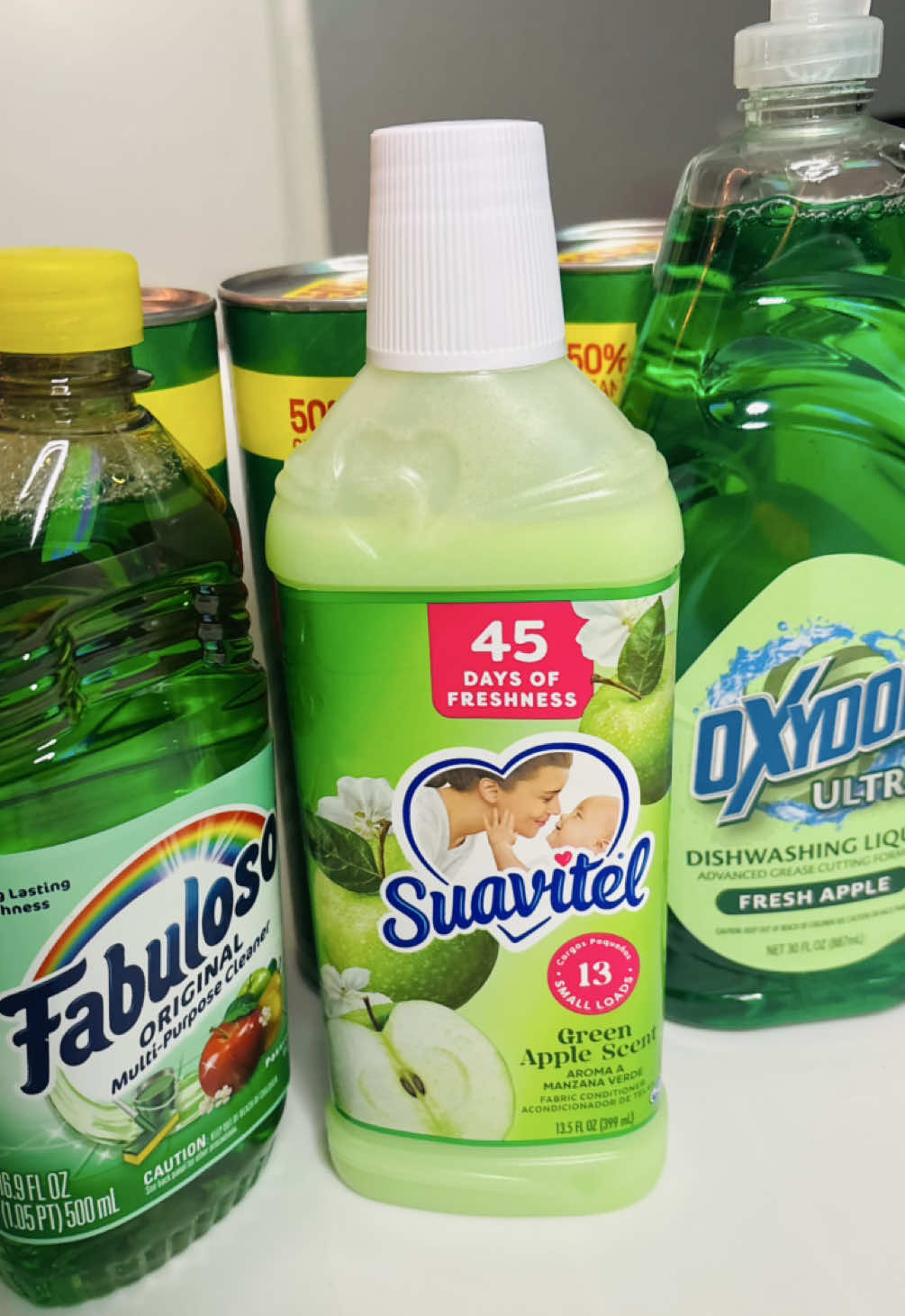 I been wanting to do a green apple combo so bad 🍏🤤💚 and I seen @softscrubho do this and it was just too good 😮‍💨. I finally found this fabric softener and it’s one of the best smelling ones in my opinion 🤤🤤.  I’m planning a live by the end of this month stay tuned! 🫶🏽 I haven’t done a live in monthssss😮‍💨can’t wait. #spongesqueezing #spongetok #fyp #CleanTok #asmr 