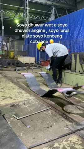 Lanang ra oleh sambat 😇 #egowongtuo #jowostory #fyp #berandatiktok #welder 