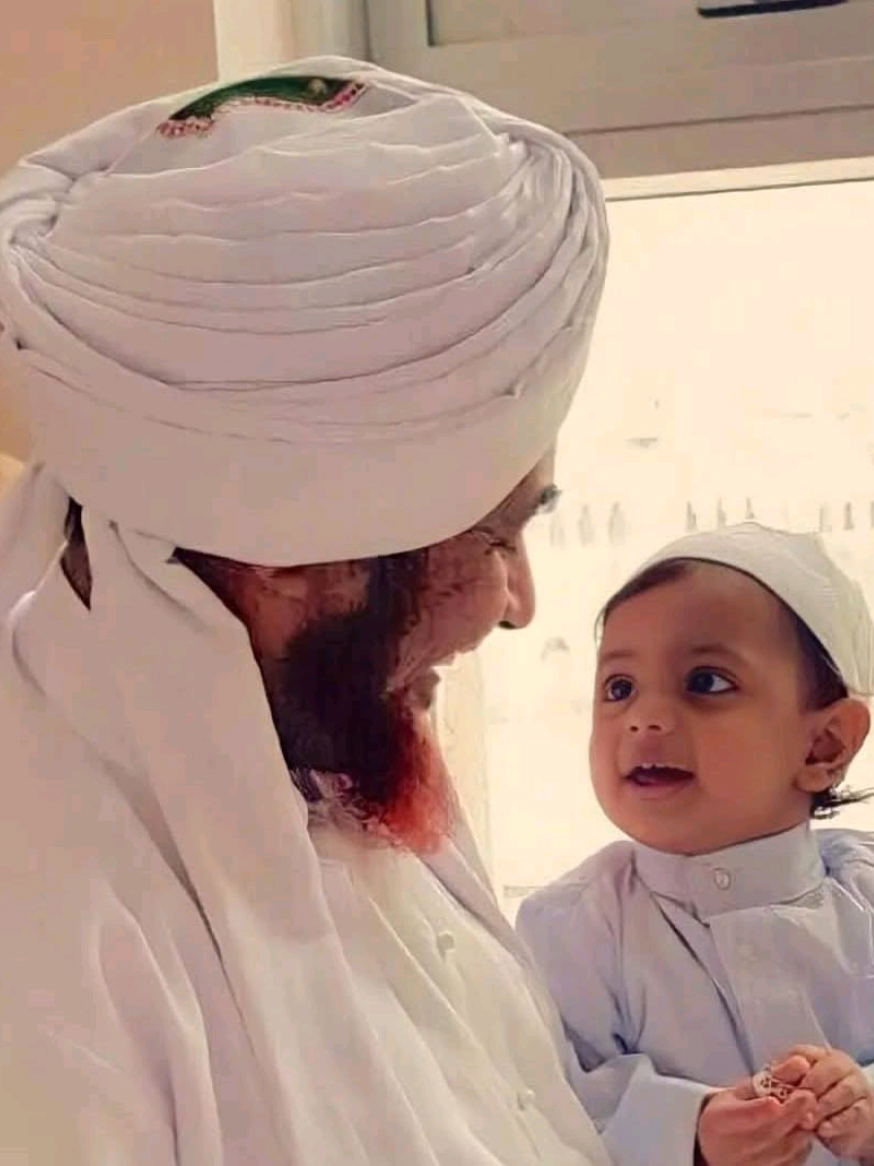 بسم الله الرحمن الرحيم الحمد لله رب العالمين ، حمدا يوافى نعمه ويكافئ مزيده. يا ربنا لك الحمد ولك الشكر كما ينبغى لجلال وجهك الكريم ولعظيم سلطانك.  اللهم صل على سيدنا محمد وعلى آل سيدنا محمد، صلاة تنجينا بها من جميع الأهوال والآفات، وتقضى لنا بها جميع الحاجات. وتطهرنا بها من جميع السيئات، وتر فعنا عند أعلى الدرجات، وتبلغنا بها أقصى الغايات من جميع الخيرات في الحياة وبعد الممات انه سميع قريب مجيب الدعوات ويا قاضى الحاجات.  اللهم افتح علينا ابواب الخير وابواب البركة وابواب النعمة وابواب القوة  وابواب الصحة وابواب السلامة وابواب الجنة.   ربنا اغفر لنا ذنوبنا ولوالدينا وارحمهما كما ربيانا صغارا، ربنا آتنا من لدنك رحمة وهيئ لنا من امرنا رشدا، بسم الله توكلنا على الله ولا حول ولا قوة الا بالله سبحان ربك رب العزة عما يصفون وسلام على المرسلين والحمد لله رب العالمين. 𝐘𝐚 𝐀𝐥𝐥𝐚𝐡, 𝐛𝐮𝐤𝐚𝐤𝐚𝐧𝐥𝐚𝐡 𝐚𝐭𝐚𝐬 𝐤𝐚𝐦𝐢 𝐩𝐢𝐧𝐭𝐮-𝐩𝐢𝐧𝐭𝐮 𝐤𝐞𝐛𝐚𝐢𝐤𝐚𝐧, 𝐩𝐢𝐧𝐭𝐮-𝐩𝐢𝐧𝐭𝐮 𝐛𝐞𝐫𝐤𝐚𝐡, 𝐩𝐢𝐧𝐭𝐮-𝐩𝐢𝐧𝐭𝐮 𝐧𝐢𝐤𝐦𝐚𝐭, 𝐩𝐢𝐧𝐭𝐮-𝐩𝐢𝐧𝐭𝐮 𝐤𝐞𝐤𝐮𝐚𝐭𝐚𝐧, 𝐩𝐢𝐧𝐭𝐮-𝐩𝐢𝐧𝐭𝐮 𝐤𝐞𝐬𝐞𝐡𝐚𝐭𝐚𝐧, 𝐩𝐢𝐧𝐭𝐮-𝐩𝐢𝐧𝐭𝐮 𝐤𝐞𝐬𝐞𝐥𝐚𝐦𝐚𝐭𝐚𝐧, 𝐝𝐚𝐧 𝐩𝐢𝐧𝐭𝐮-𝐩𝐢𝐧𝐭𝐮 𝐬𝐮𝐫𝐠𝐚. 𝐘𝐚 𝐀𝐥𝐥𝐚𝐡, 𝐚𝐦𝐩𝐮𝐧𝐤𝐚𝐧𝐥𝐚𝐡 𝐤𝐚𝐦𝐢 𝐝𝐨𝐬𝐚-𝐝𝐨𝐬𝐚 𝐤𝐚𝐦𝐢, 𝐝𝐨𝐬𝐚 𝐤𝐞𝐝𝐮𝐚 𝐨𝐫𝐚𝐧𝐠 𝐭𝐮𝐚 𝐤𝐚𝐦𝐢 𝐝𝐚𝐧 𝐬𝐚𝐲𝐚𝐧𝐠𝐢𝐥𝐚𝐡 𝐦𝐞𝐫𝐞𝐤𝐚 𝐬𝐞𝐛𝐚𝐠𝐚𝐢𝐦𝐚𝐧𝐚 𝐦𝐞𝐫𝐞𝐤𝐚 𝐦𝐞𝐧𝐲𝐚𝐲𝐚𝐧𝐠𝐢 𝐤𝐚𝐦𝐢 𝐝𝐢 𝐰𝐚𝐤𝐭𝐮 𝐤𝐞𝐜𝐢𝐥. 𝐘𝐚 𝐀𝐥𝐥𝐚𝐡 𝐲𝐚 𝐭𝐮𝐡𝐚𝐧 𝐤𝐚𝐦𝐢, 𝐛𝐞𝐫𝐢𝐤𝐚𝐧𝐥𝐚𝐡 𝐑𝐚𝐡𝐦𝐚𝐭 𝐤𝐞𝐩𝐚𝐝𝐚 𝐤𝐚𝐦𝐢 𝐝𝐚𝐫𝐢 𝐬𝐢𝐬𝐢-𝐌𝐮 𝐝𝐚𝐧 𝐬𝐞𝐦𝐩𝐮𝐫𝐧𝐚𝐤𝐚𝐧𝐥𝐚𝐡 𝐛𝐚𝐠𝐢 𝐤𝐚𝐦𝐢 𝐩𝐞𝐭𝐮𝐧𝐣𝐮𝐤 𝐲𝐚𝐧𝐠 𝐥𝐮𝐫𝐮𝐬 𝐝𝐚𝐥𝐚𝐦 𝐮𝐫𝐮𝐬𝐚𝐧 𝐤𝐚𝐦𝐢 𝐢𝐧𝐢. 𝐃𝐞𝐧𝐠𝐚𝐧 𝐦𝐞𝐧𝐲𝐞𝐛𝐮𝐭 𝐧𝐚𝐦𝐚 𝐀𝐥𝐥𝐚𝐡, 𝐊𝐚𝐦𝐢 𝐛𝐞𝐫𝐭𝐚𝐰𝐚𝐤𝐤𝐚𝐥 𝐤𝐞𝐩𝐚𝐝𝐚-𝐍𝐲𝐚, 𝐭𝐢𝐚𝐝𝐚 𝐝𝐚𝐲𝐚 𝐬𝐞𝐫𝐭𝐚 𝐤𝐞𝐤𝐮𝐚𝐭𝐚𝐧 𝐦𝐞𝐥𝐚𝐢𝐧𝐤𝐚𝐧 𝐡𝐚𝐧𝐲𝐚 𝐝𝐞𝐧𝐠𝐚𝐧 𝐤𝐞𝐤𝐮𝐚𝐬𝐚𝐚𝐧 𝐝𝐚𝐧 𝐩𝐞𝐫𝐭𝐨𝐥𝐨𝐧𝐠𝐚𝐧 𝐀𝐥𝐥𝐚𝐡. آمين آمين اللهم آمين يارب العالمين 🤲🏻 #habibumarbinhafidz  #tareemhadramautyaman  #dakwah_islam  #barakallahufikum  #shollualanabimuhammad 