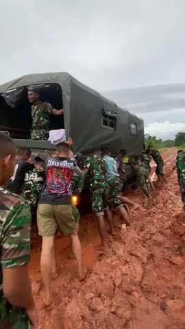 Papua pedalaman🫡 #tniindonesia🇮🇩 #lewatberanda #foryou #fyp 