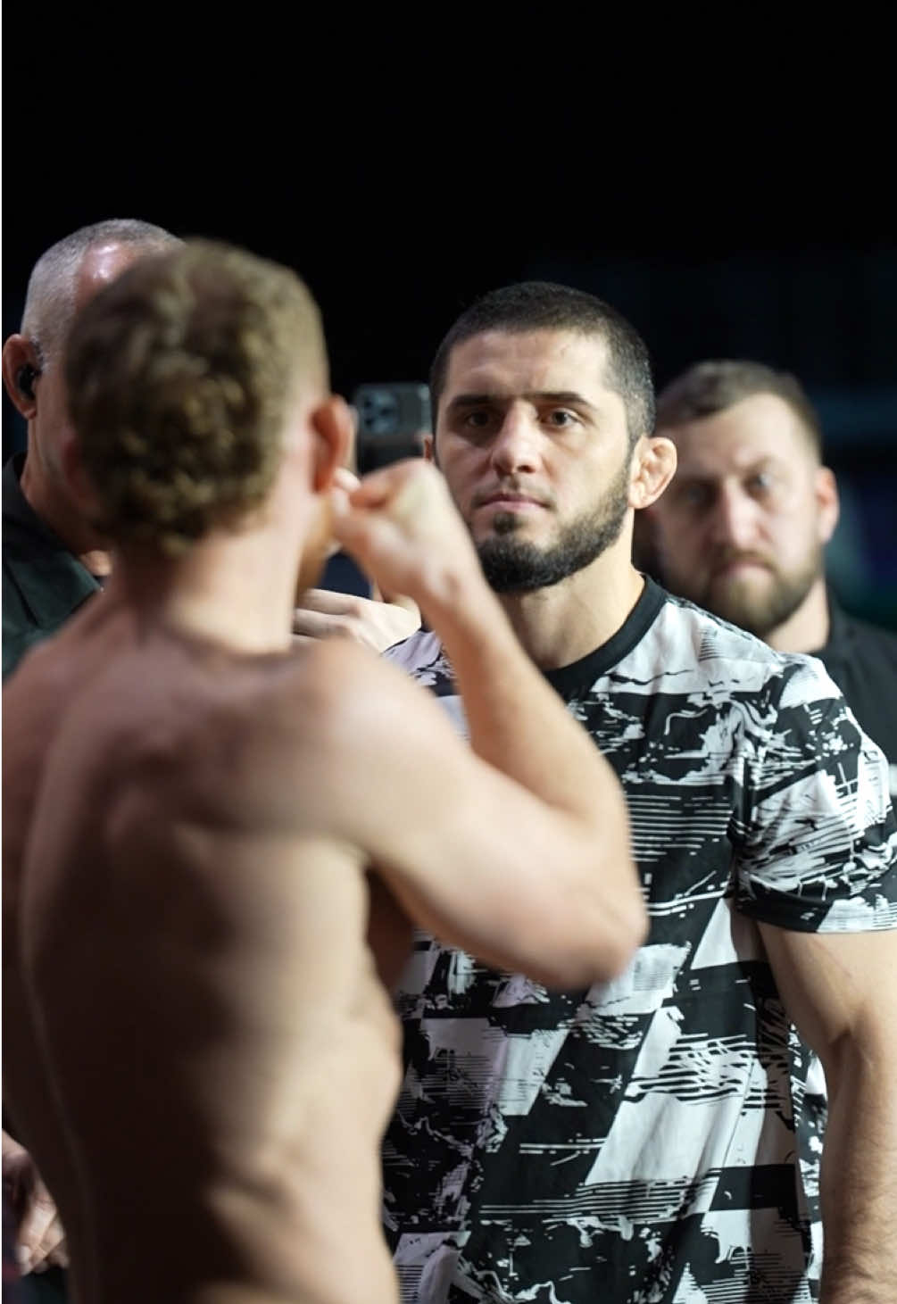 ⚔️ Лицом к лицу #UFC #facetoface #staredown #makhachev #islammakhachev 