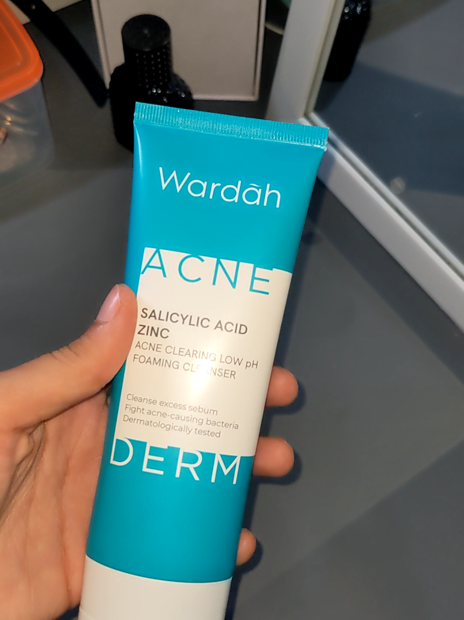 buat yang berjerawat pake ini bagus 