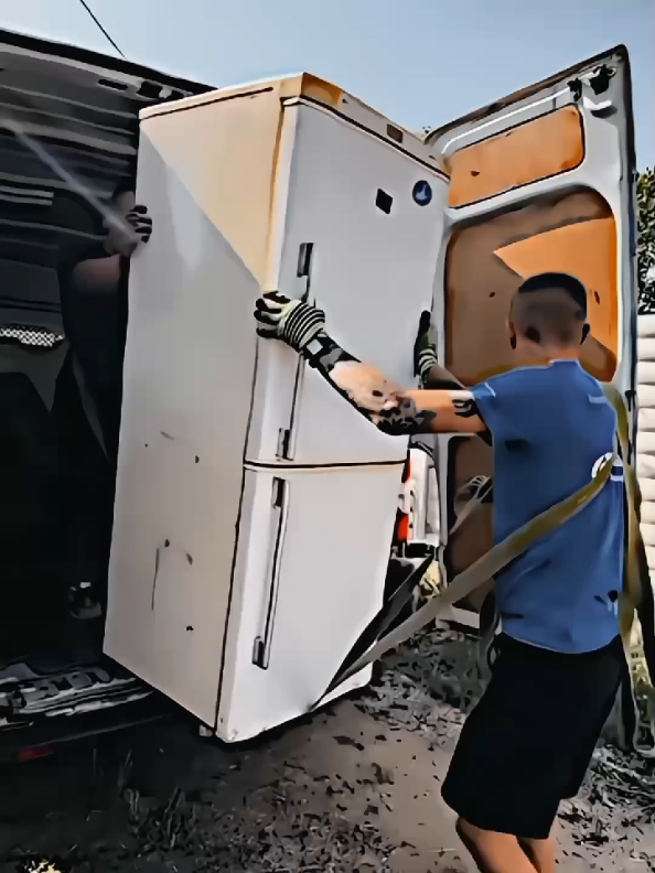 This is a good idea for moving such heavy equipment from one place to another..#Intelligence #puzzle#fyp#foryoupage#viral 