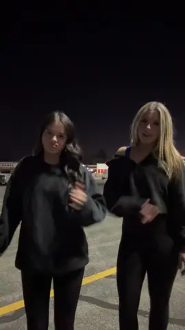 I ain’t got no worries @aliyah #blackout #fnl #twopersondance #LanguageLearning #blondeandbrunette 