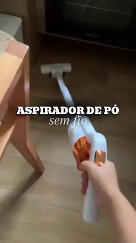 Dê uma olhada em Aspirador De Pó Sem Fio Portátil Limpeza Manual Uso Domestico USB por R$79,99. Compre na Shopee agora! https://s.shopee.com.br/BLzdOoyxj