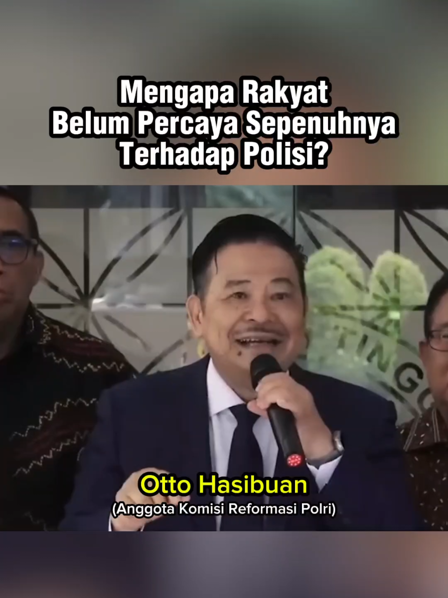 Presiden Prabowo Subianto telah melantik Komisi Percepatan Reformasi Polri yang dipimpin oleh Prof. Jimly Asshiddiqie (Keppres No. 122P/2025). . ​Komisi ini bertugas untuk: - ​Mengaudit struktur dan kelembagaan Polri secara menyeluruh. - ​Merumuskan rekomendasi reformasi dalam waktu 3 bulan. - ​Memastikan akuntabilitas, transparansi, dan pelayanan publik yang lebih baik di tubuh kepolisian. . ​Kenapa penting? Tujuannya adalah mengubah kultur Polri dari militeristik menjadi polisi sipil yang humanis, profesional, dan bebas dari praktik penyalahgunaan wewenang. ​Mari kita dukung langkah ini demi Polri yang lebih dipercaya masyarakat. . Saya menyediakan di keranjang kuning buku 