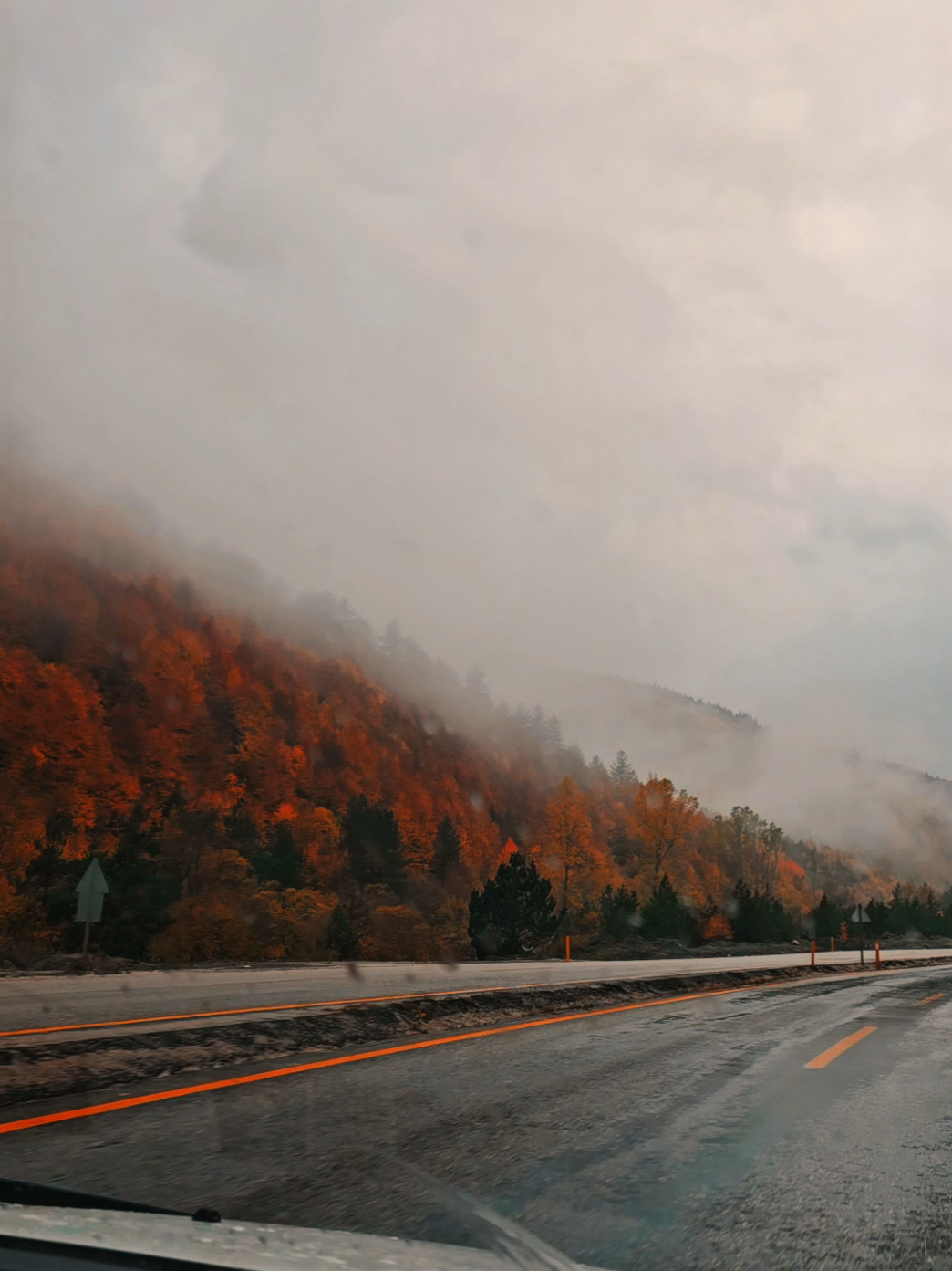 Gel gör bu aşığın dünyası nedir Gerçeği yalansa,rüyası nedir Sorma ki bu aşkın manası nedir Manam manaların ötesindedir #müzik #aşk #sevgi #mutluluk #keşfet 