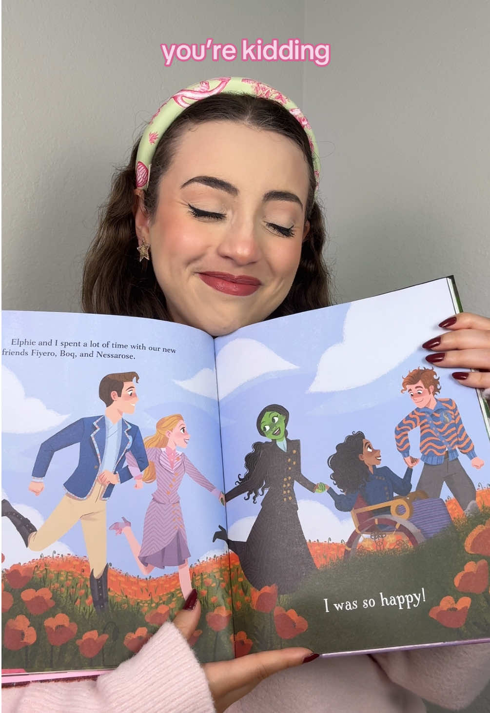Obsessulated with this book and its beautiful illustrations! This one is my absolute favorite page, but “I was so happy” makes me wanna cry 🤪  #wicked #wickedforgood #glinda #elphaba #wickedmovie  