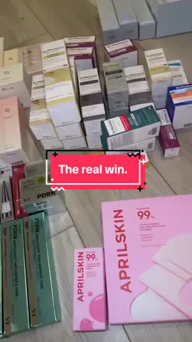 I love that I get to do this!! Lord knows I don’t need all the blessing brands have sent my way. I’m blessed to pay it forward to women who are currently without.  Affiliates, check your local area for shelters, they would probably love the extras you’ll never use! 💙  #PayItForward #TiktokShopAffiliate #WomensShelter #maternityhousing #Blessed 