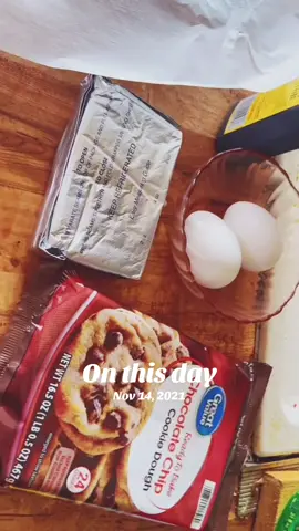 #onthisday cream cheese cookie bar goodness.  #fyp #foryoupage #EasyRecipe #easybaking 