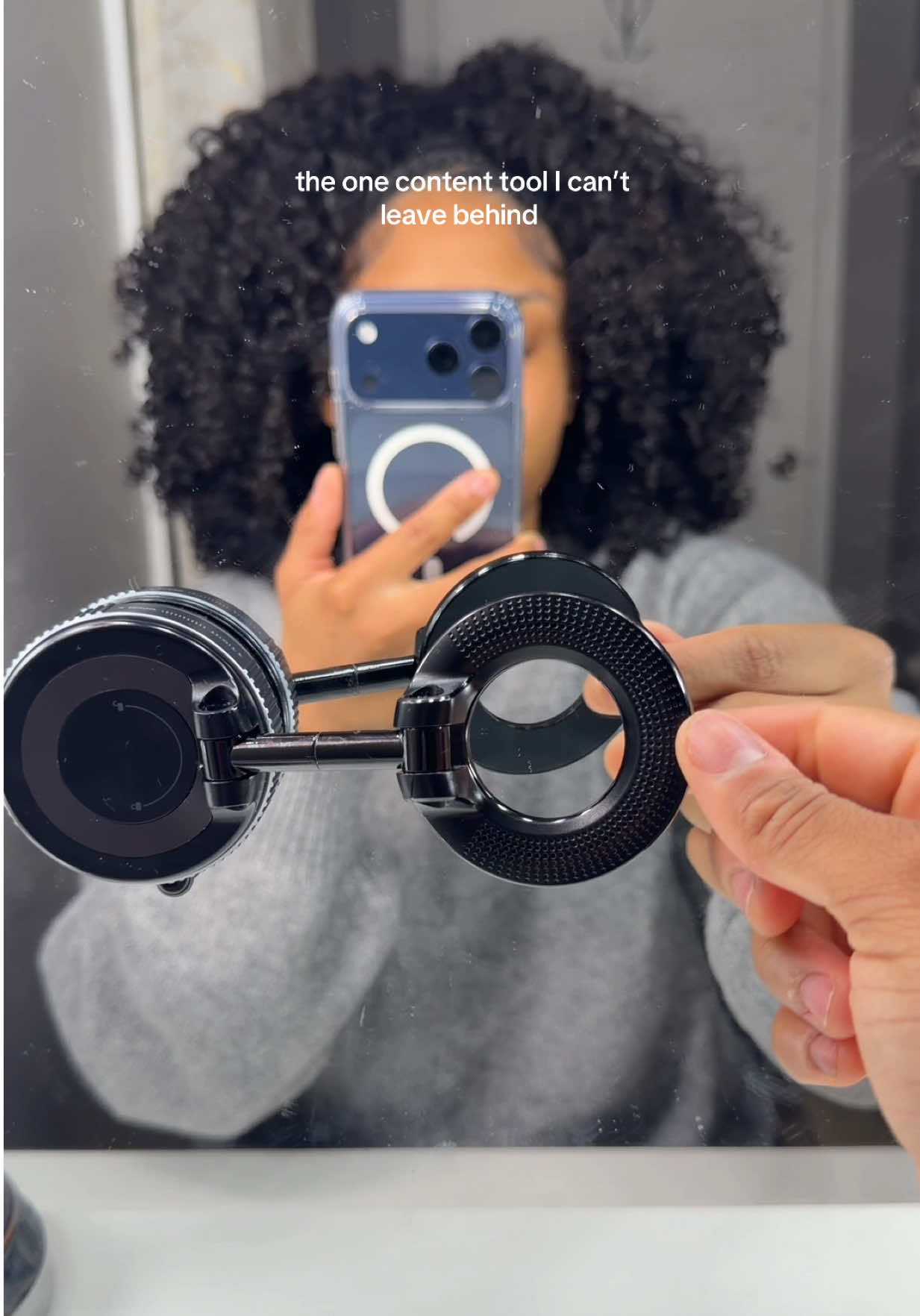I refuse to leave the house without this phone mount✨ so tiny that it wi fit in your purse or pocket #phonemount #suctionphonemount #magneticphoneholder #tiktokshopblackfriday #tiktokshopcybermonday 