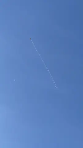 ปีกจะพังละรอขึ้นลำใหม่#ว่าว #ว่าวสองห้อง2เมตร #ว่าวสองห้อง 