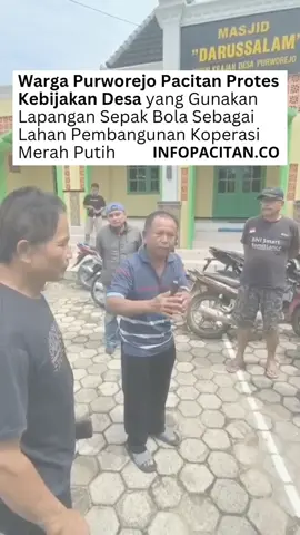 Rencana pembangunan Koperasi Desa Merah Putih (KDMP) di lapangan sepak bola Desa Purworejo, Kecamatan Pacitan, menuai penolakan dari sejumlah warga. Terutama para pemuda karang taruna yang menilai lokasi tersebut tidak layak dijadikan tempat pembangunan karena selama ini berfungsi sebagai pusat kegiatan olahraga dan sosial masyarakat. Sejumlah pemuda mendatangi Balai Desa Purworejo pada Senin (11/11) 2025 #pacitan #pacitanjawatimur #pacitanstory_ #beritaviral #pacitanhitz 