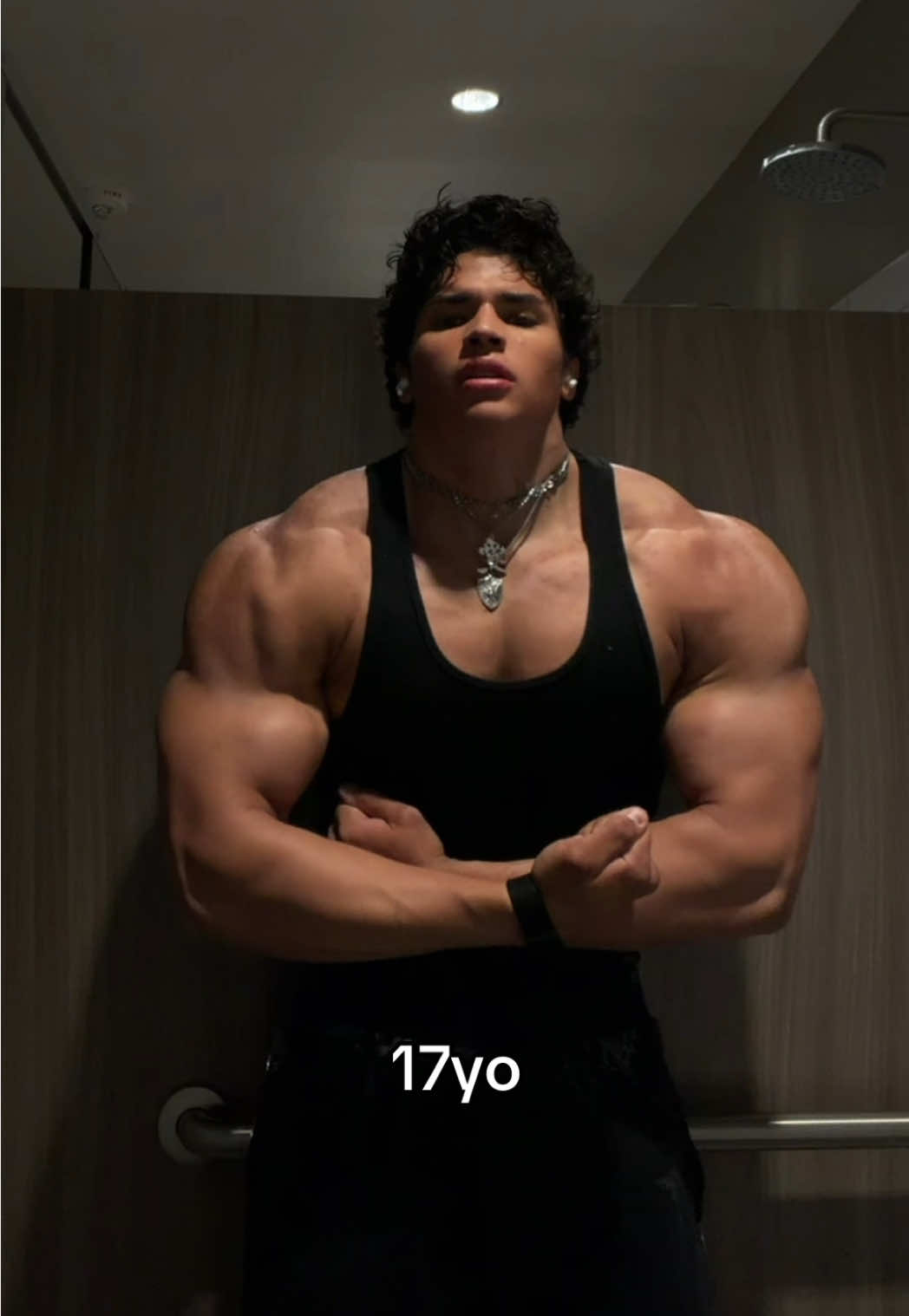BIGGEST 17YO⁉️ #gym #gymmotivation #bodybuilding #lifting #foryou 