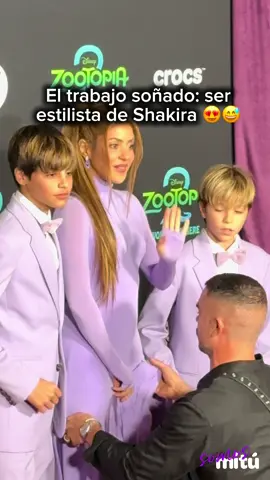 Yo quiero ese trabajo 😍 ¿Que te pareció el look de @Shakira y sus hijos en la alfombra roja del estreno mundial de Zootopia 2? #shakira #colombia #zootopia #colombiana #latinosenusa 