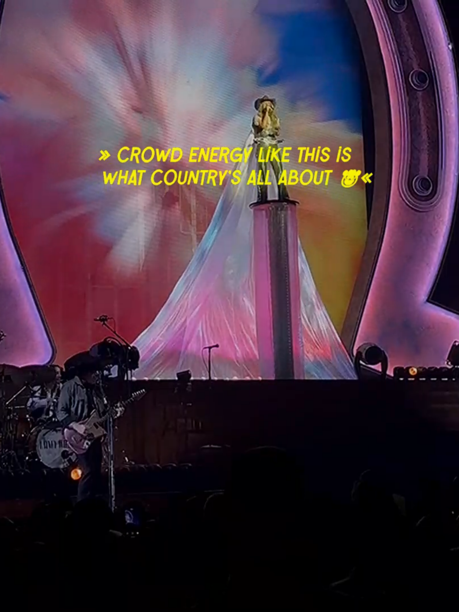 laineys vocals hit different 🔥 #somewhereoverlaredo #whirlwindworldtour #LaineyWilson #CountryMusic #LivePerformance