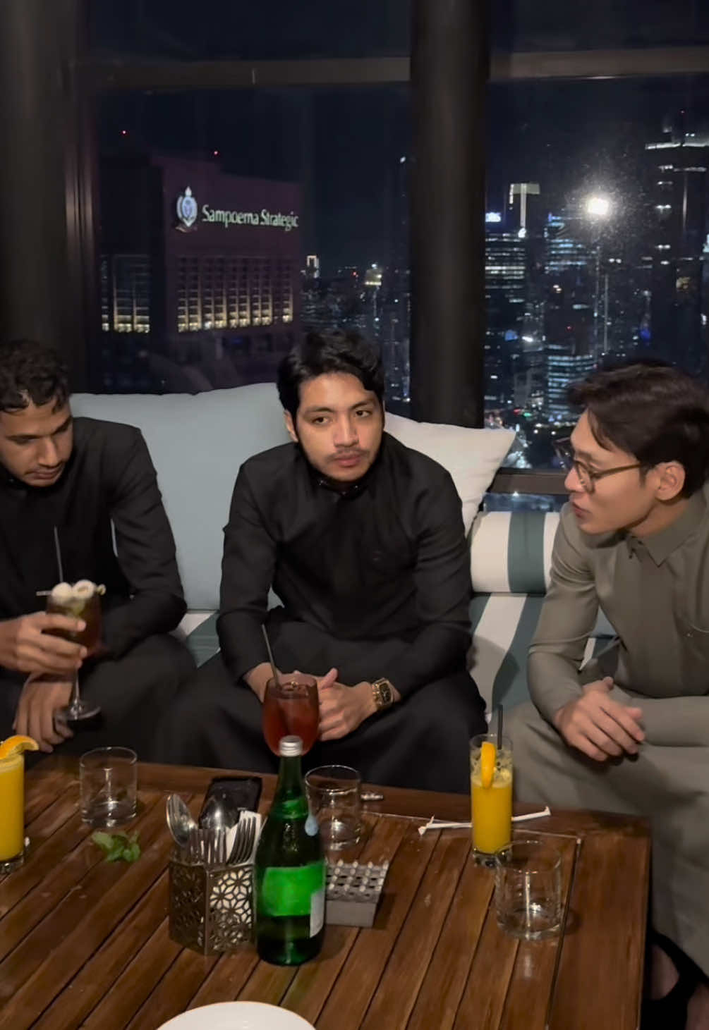 Maafin ending 🫣 Ntar hasil foto distory ig zaaferindonesia yak 🥂#fyp #fypage #zaaferindonesia #dibaliklayar #produkindonesia 