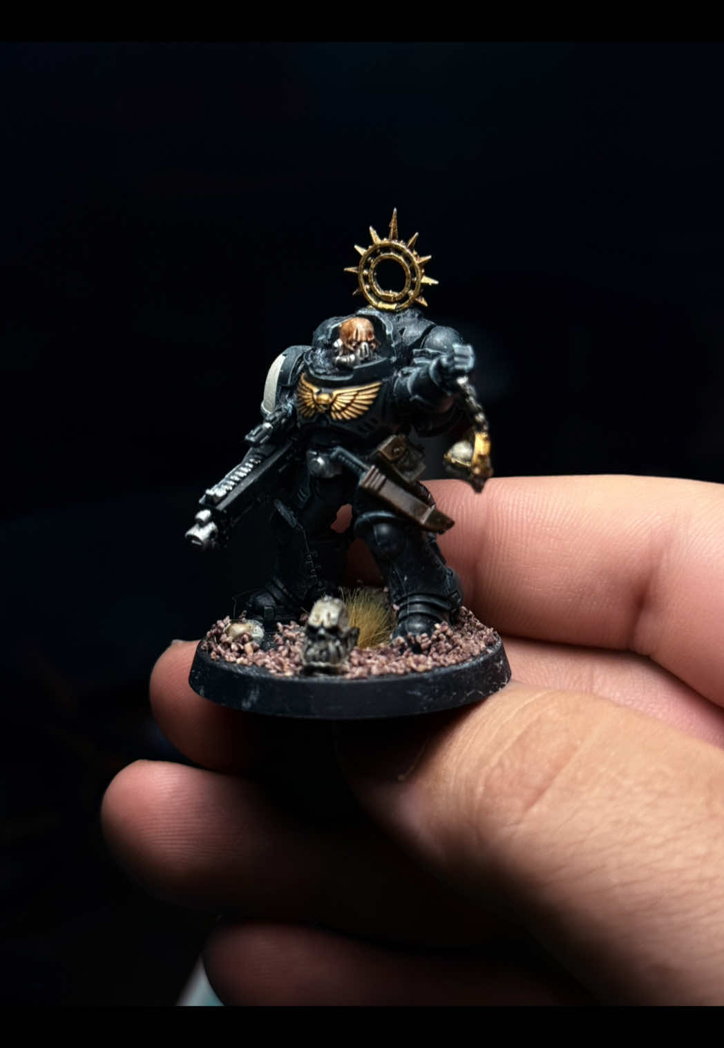 It is a nice Warhammer Figurine #warhammer40k #blacktemplars #fyp #miniaturepainting #40k 