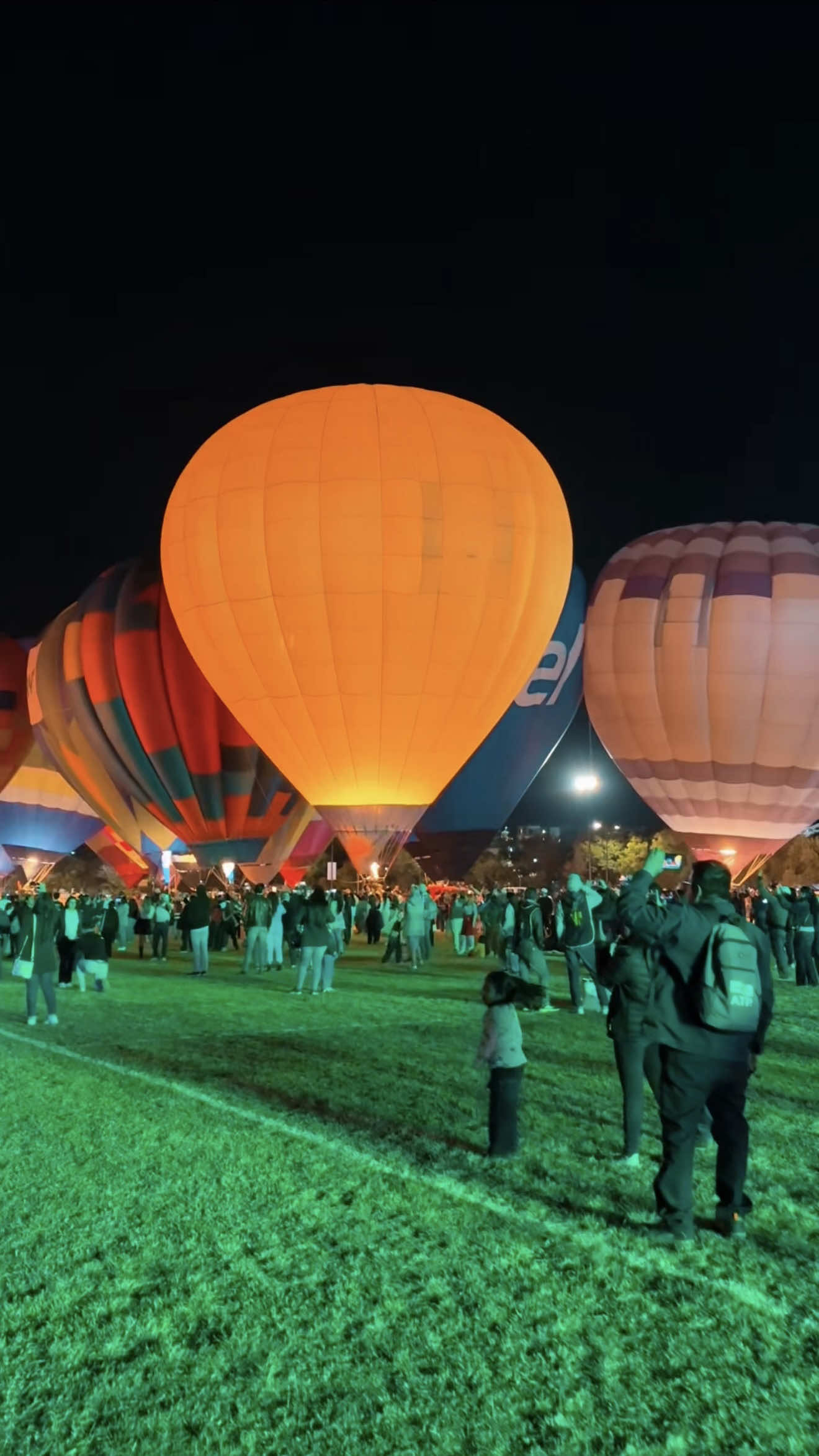 La Noche Mágica más solitaria 😱 del Festival del Globo 2025 en León, Gto.