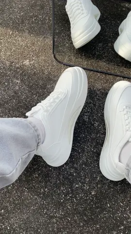 ☝️giày trắng nam dễ phối đồ,cânn mọi outfit aee #sportsontiktkok #giày #giaynamdep #giaynam #giaytrang 