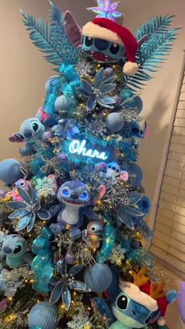 El arbolito d mis sueños ✨💫 #christmastreedecorating #stitch #inlove#🩵🩵🩵#christmas 