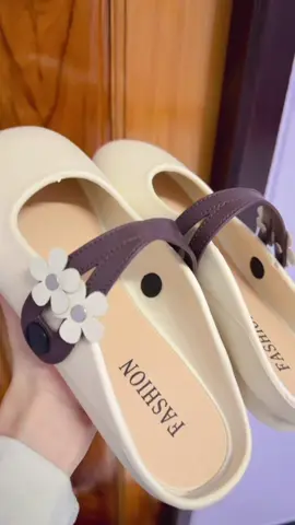 #รองเท้าแฟชั่น #รองเท้าแตะ #รองเท้าผู้หญิง 