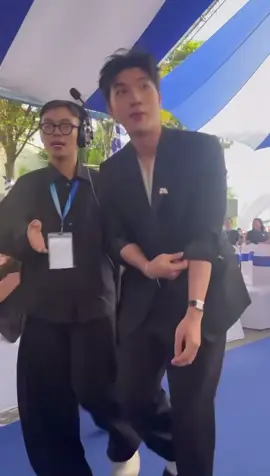 cựu hs về trường nhân nhịp kỉ niệm 50 năm, mà ảnh để tóc này đẹp quá đi  cre: yennhiphann #hieuthuhai #tranminhhieu 