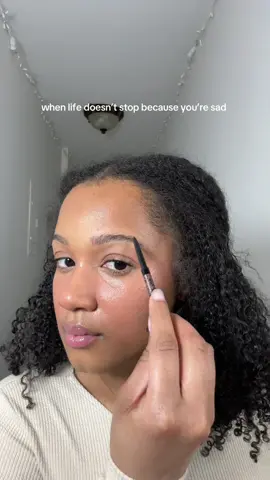 I heard doing your makeup is the cure to sadness #MakeupRoutine #grwmmakeup #makeuptutorial 