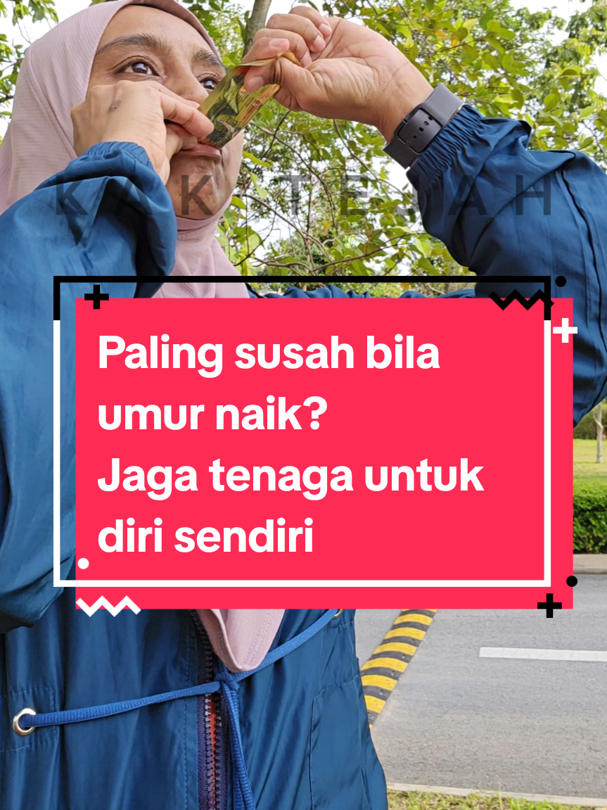 Bila umur 50an ni… KakTejah memang kena ada rutin yang buat badan rasa ‘ready’. Pagi-pagi KakTejah buat briskwalk sikit, dan dua golden sachet ni memang teman sebelum start jalan. Mak mak pun ada rutin pagi yang buat badan rasa lebih sedap nak bergerak tak? Share sikit… nak tahu juga cara lain orang jaga diri. #jamutunteja #jamumoden #briskwalk #jamu #energybooster 