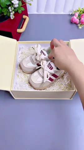 Giày thể thao cho bé. #giaytreem #lonashop #giaythethaochobe 